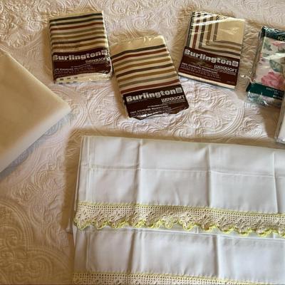 Quilted Bedspread, Sheet & Pillow Cases