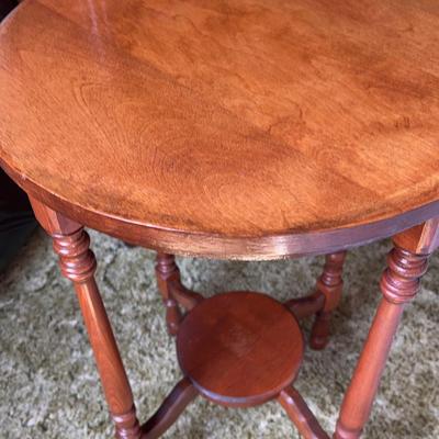 Round 2-Tier Wooden Side Table 