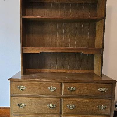 Bassett Hutch ( 2 Pieces )