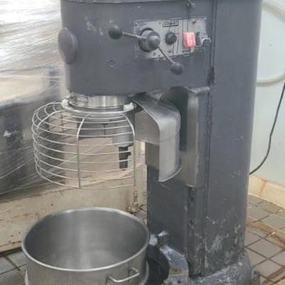 https://auctions4america.proxibid.com/Auctions-4-America/Large-Scale-Donut-Production-Bakery-Facility/event-catalog/282875