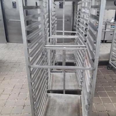 https://auctions4america.proxibid.com/Auctions-4-America/Large-Scale-Donut-Production-Bakery-Facility/event-catalog/282875