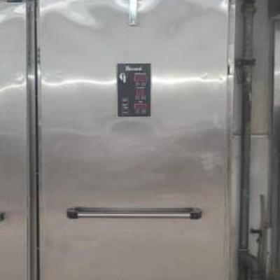 https://auctions4america.proxibid.com/Auctions-4-America/Large-Scale-Donut-Production-Bakery-Facility/event-catalog/282875