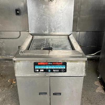 https://auctions4america.proxibid.com/Auctions-4-America/Large-Scale-Donut-Production-Bakery-Facility/event-catalog/282875