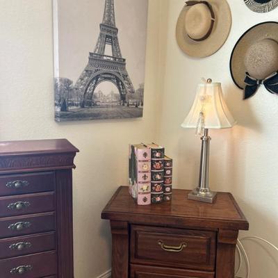 Side tables and Paris decor 