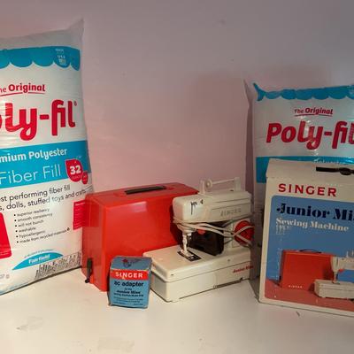 Singer Junior Miss Sewing Machine & 5 Bags of Poly-fil