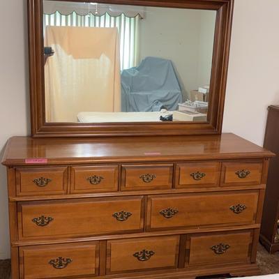 BA305 Early American Dresser with Mirror 