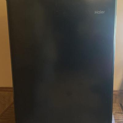 BA665 Haier Mini Frig