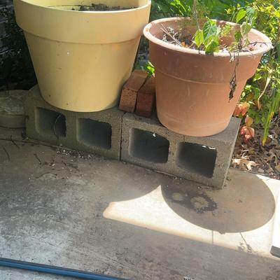 BA673 Flower Pots 2