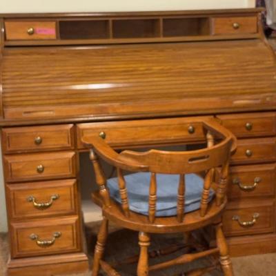 BA301 Early American Roll Top Desk and Chair 