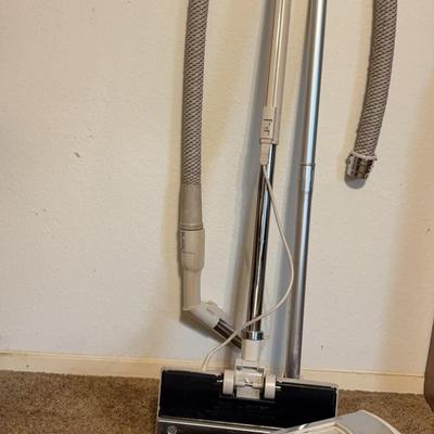 BA353 Electrolux Automatic Control Vacuum 