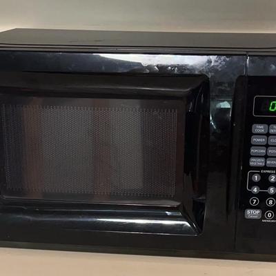 BA660 Mainstays 700 Watt Microwave