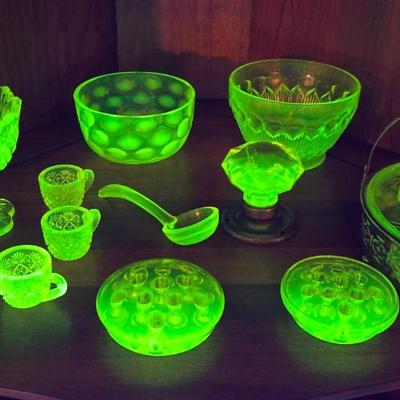 14 Pc Vintage Vaseline Glass: Punch Set, Door Knob, Flowers Frogs