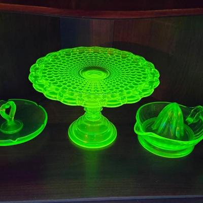 5 Pc Vintage Vaseline Glass: Cake Plate, Juicer, Basket 