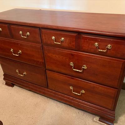 Dresser With Mirror-6 Drawers