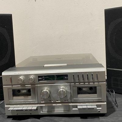 Sears AM/FM Stero System & 2 Matching Speakers