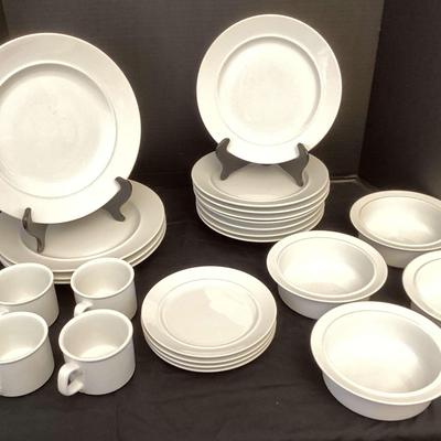 Dansk White Dish Set (24 Pieces)