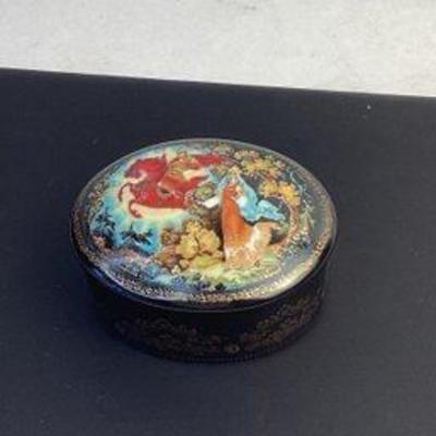 PorcelainRussian music box