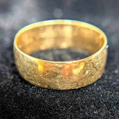 14K Gold Men's Wedding Band