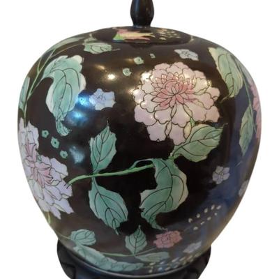 Porcelain Chinese Ginger Jar with Wooden Base