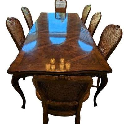 Drexel Heritage Wooden Dining Room Table & 7 Chairs 