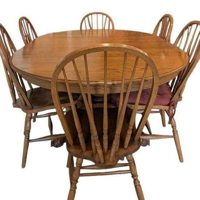 Oak Dining Room Table & 6 Chairs