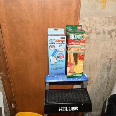 11 laundry room22