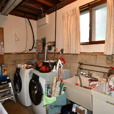 11 laundry room2