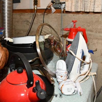 11 laundry room18