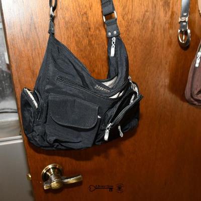 11 laundry room6