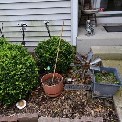 886 front yard