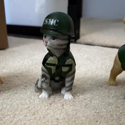 AAE024 - Cat Figurines In Military Uniforms