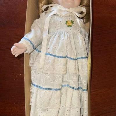 AAE051 Collectible Vintage Brinn's PGH Constance Porcelain Doll