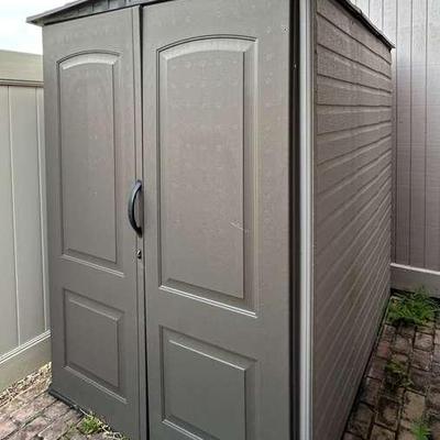 AAE082- Rubbermaid Storage Shed
