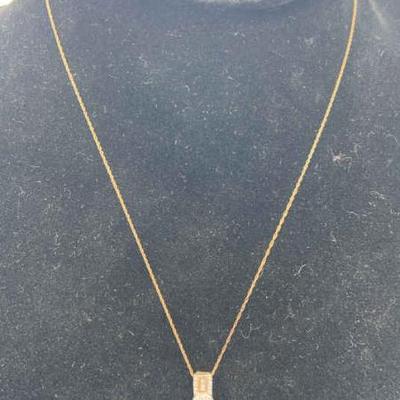 AAE116-10k Gold Emerald & Diamond Pendant On 10k Gold Chain
