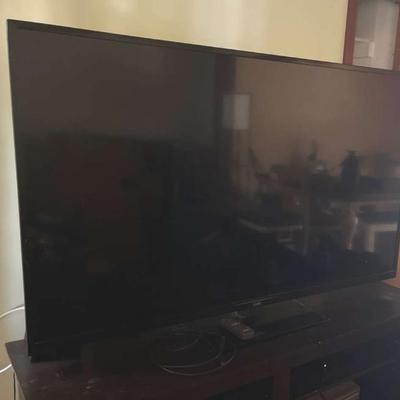 AAE001 Sanyo 67" TV