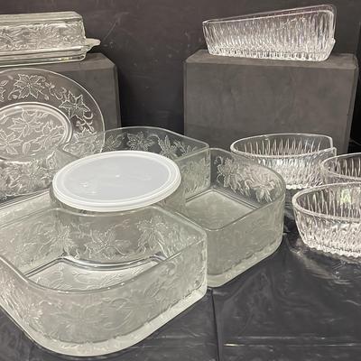 Collection If Snack And 6 Serving Pieces 