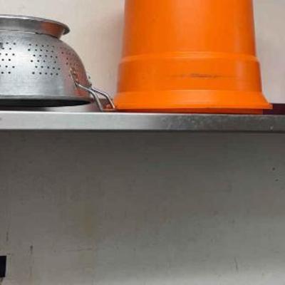 CCS008 Metal Wall Shelf