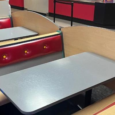 CCS135 2 Dividers + 2 Tables