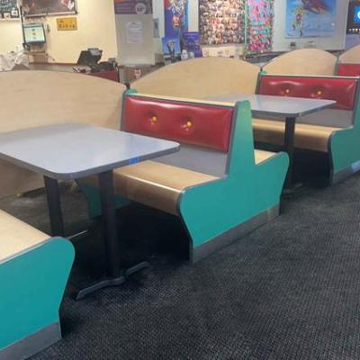 CCS133 - 5 Booth Chairs + 4 Tables (Set Makes 4 Complete Booths)