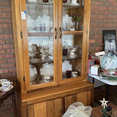 Sale Photo Thumbnail #198: Prince Albert dishes and matching glasses