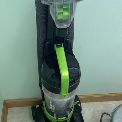 Sale Photo Thumbnail #17: Bissel vacc