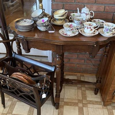 Sale Photo Thumbnail #63: Parlour table