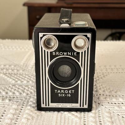 Sale Photo Thumbnail #37: Kodak Brownie Target Six-16 Camera