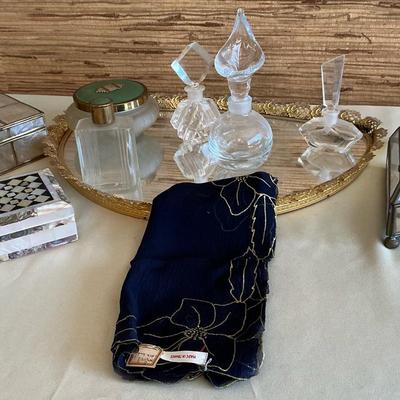 Ladies Vanity Lot With Trinket Boxes 