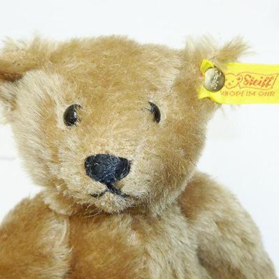 Sale Photo Thumbnail #71: Steiff teddy bear