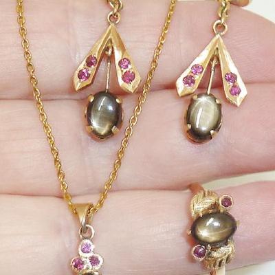Sale Photo Thumbnail #4: several lots vintage Gold jewelry
