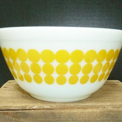 Sale Photo Thumbnail #2: Pyrex lots