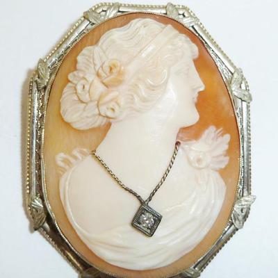 Sale Photo Thumbnail #10: 14K large cameo brooch