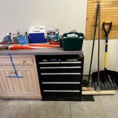 Sale Photo Thumbnail #5: Tool chest & work bench