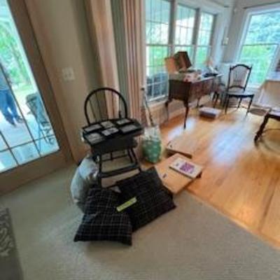 Sale Photo Thumbnail #25: Furniture & household items